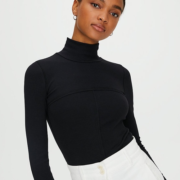 aritzia black turtleneck